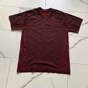 Lululemon men’s swiftly short sleeve tshirt heathered red size large
